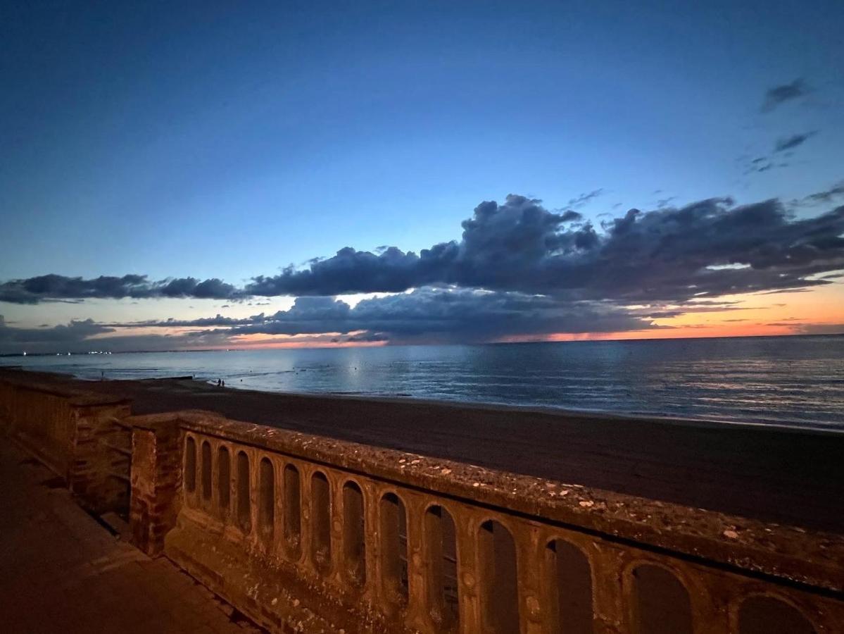 Sur La Plage / Enjoy The Beach Apartment Cabourg Ngoại thất bức ảnh